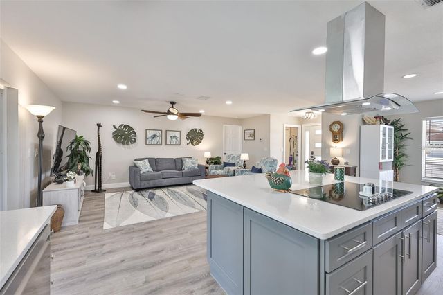 6518 SENEGAL PALM WAY, Apollo Beach, FL 33572