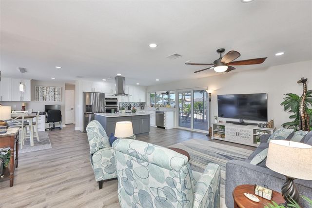 6518 SENEGAL PALM WAY, Apollo Beach, FL 33572