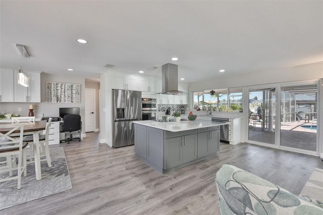 6518 SENEGAL PALM WAY, Apollo Beach, FL 33572