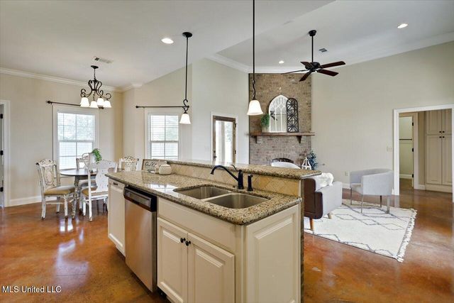 439 Greenfield Ridge Circle, Brandon, MS 39042