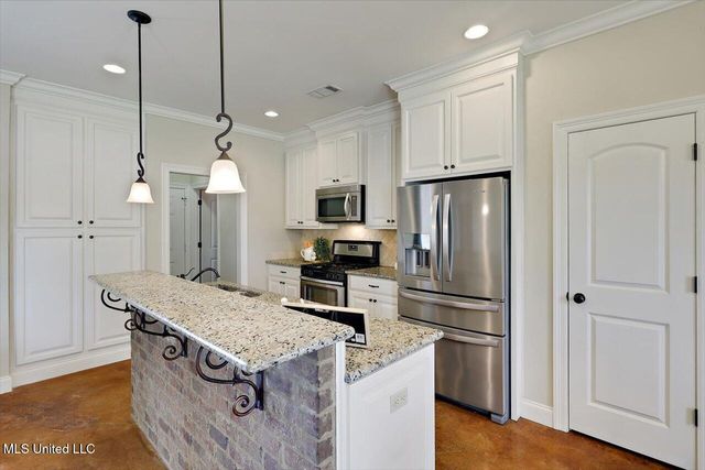 439 Greenfield Ridge Circle, Brandon, MS 39042