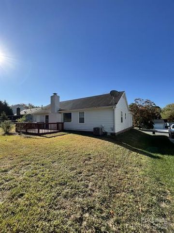 2109 Heather Glen Lane, Charlotte, NC 28208