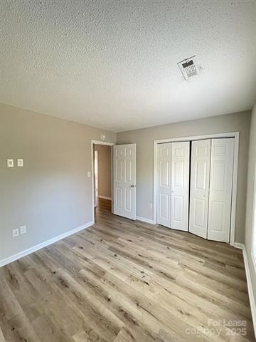 2109 Heather Glen Lane, Charlotte, NC 28208