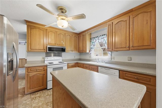 406 Teepee DR, Newport News, VA 23602