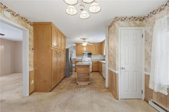 406 Teepee DR, Newport News, VA 23602