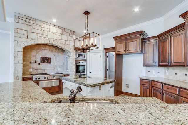 18804 Shilstone Way, Edmond, OK 73012