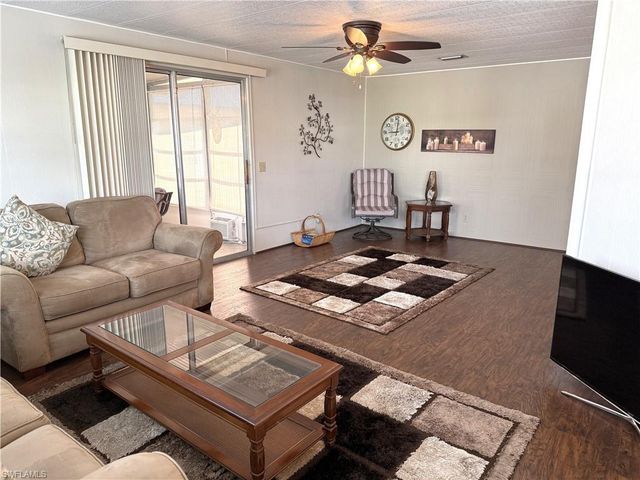 472 Nicklaus BLVD, North Fort Myers, FL 33903