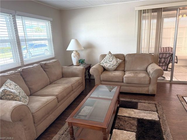 472 Nicklaus BLVD, North Fort Myers, FL 33903