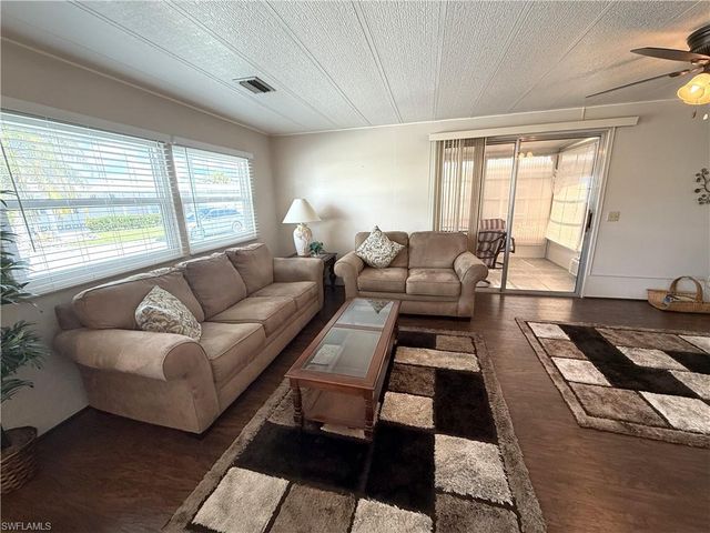 472 Nicklaus BLVD, North Fort Myers, FL 33903