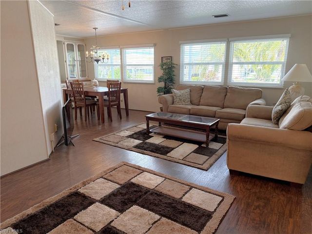 472 Nicklaus BLVD, North Fort Myers, FL 33903