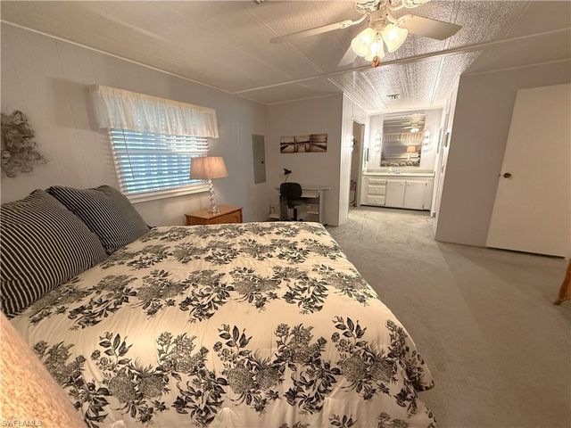 472 Nicklaus BLVD, North Fort Myers, FL 33903