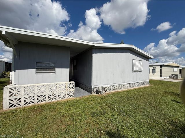 472 Nicklaus BLVD, North Fort Myers, FL 33903