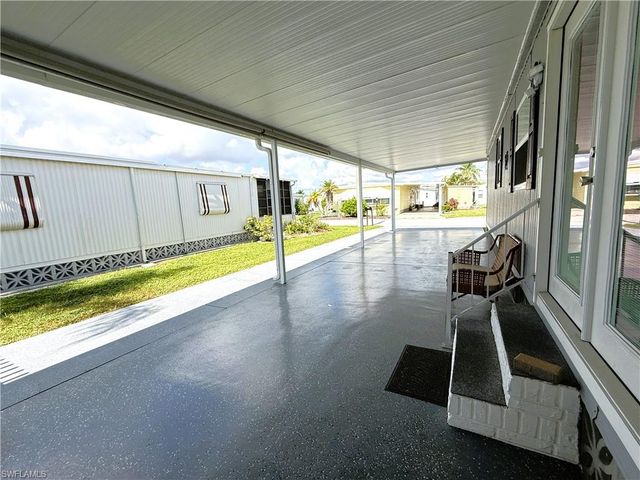 472 Nicklaus BLVD, North Fort Myers, FL 33903