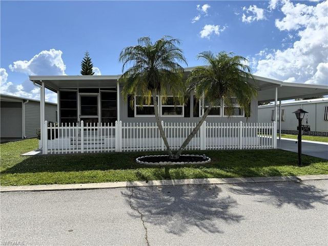 472 Nicklaus BLVD, North Fort Myers, FL 33903