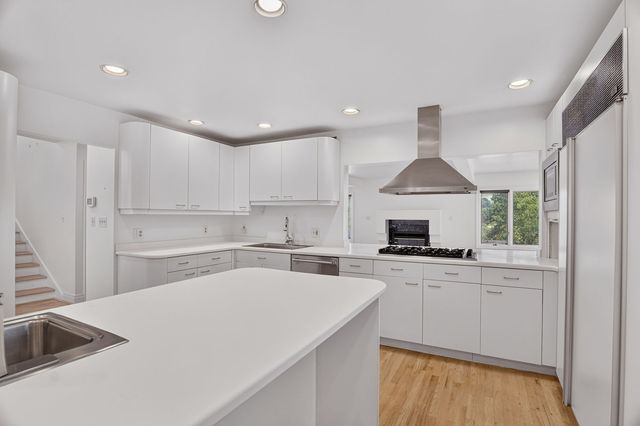 951 Academy Place, Mt Lebanon, PA 15243