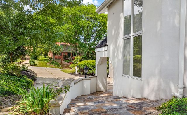 951 Academy Place, Mt Lebanon, PA 15243