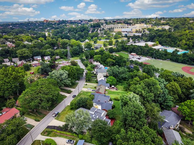 951 Academy Place, Mt Lebanon, PA 15243