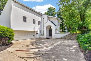 951 Academy Place, Mt Lebanon, PA 15243