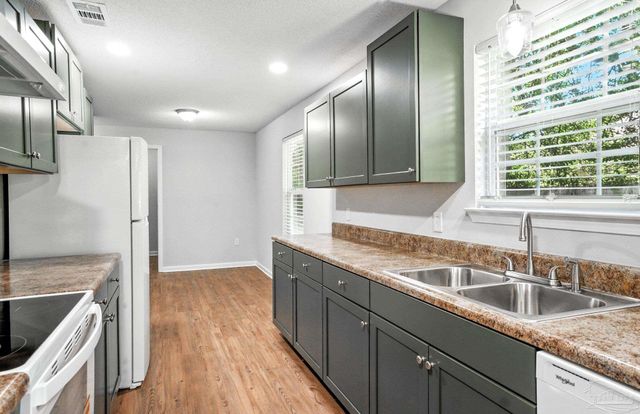 3807 W Moreno St, Pensacola, FL 32505