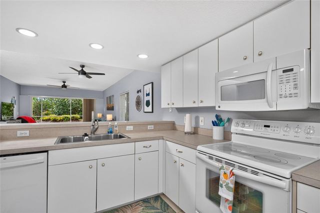 9500 FIDDLERS GREEN CIRCLE 101, Rotonda West, FL 33947