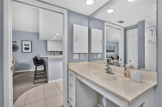 9500 FIDDLERS GREEN CIRCLE 101, Rotonda West, FL 33947
