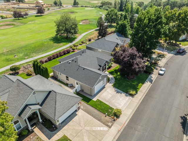 209 Keystone Way, Eagle Point, OR 97524