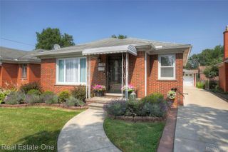 8126 Dale Street, Dearborn Heights, MI 48127