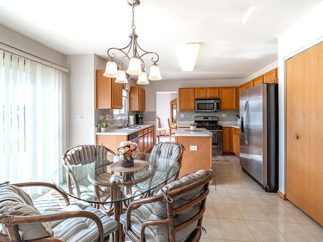 2649 Caliendo Circle, Montgomery, IL 60538