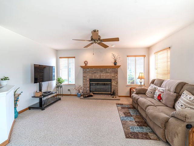 2649 Caliendo Circle, Montgomery, IL 60538