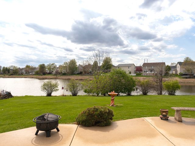 2649 Caliendo Circle, Montgomery, IL 60538