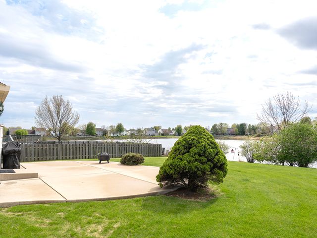 2649 Caliendo Circle, Montgomery, IL 60538
