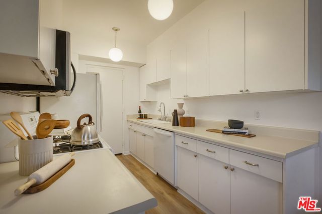 4455 Los Feliz Boulevard 204, Los Angeles, CA 90027