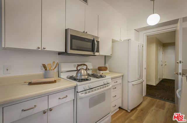 4455 Los Feliz Boulevard 204, Los Angeles, CA 90027