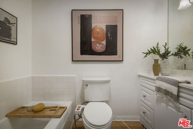 4455 Los Feliz Boulevard 204, Los Angeles, CA 90027