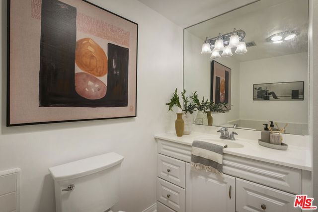 4455 Los Feliz Boulevard 204, Los Angeles, CA 90027