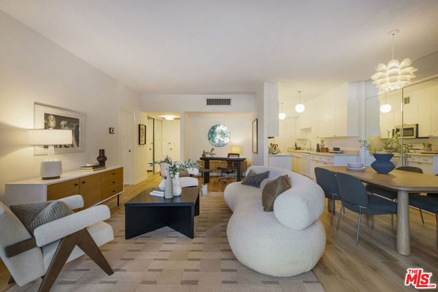 4455 Los Feliz Boulevard 204, Los Angeles, CA 90027
