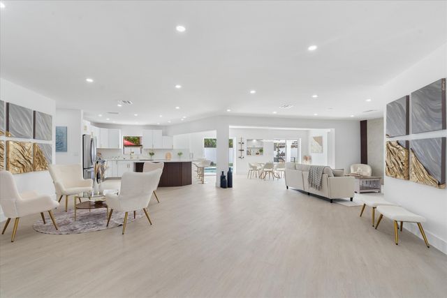 22100 Serenata Circle W, Boca Raton, FL 33433