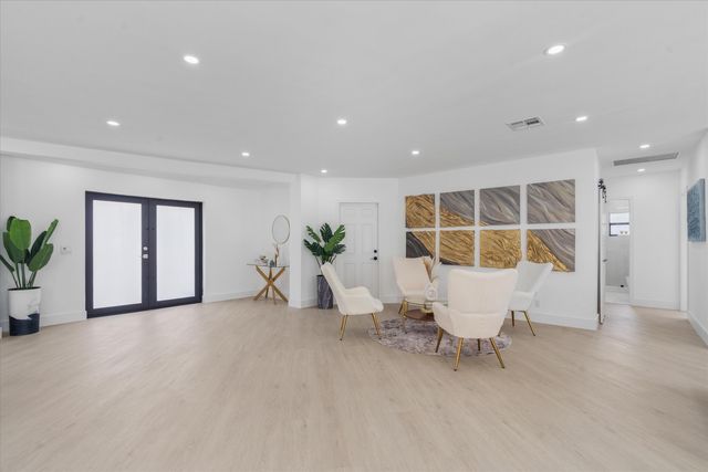 22100 Serenata Circle W, Boca Raton, FL 33433