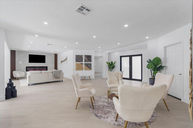 22100 Serenata Circle W, Boca Raton, FL 33433