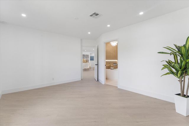 22100 Serenata Circle W, Boca Raton, FL 33433