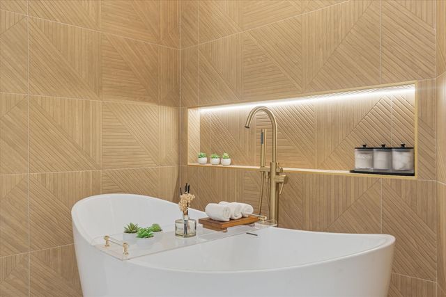 22100 Serenata Circle W, Boca Raton, FL 33433