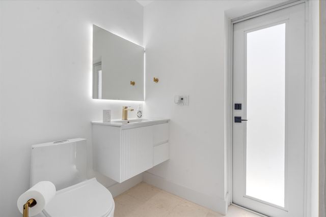 22100 Serenata Circle W, Boca Raton, FL 33433