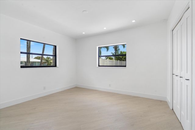 22100 Serenata Circle W, Boca Raton, FL 33433