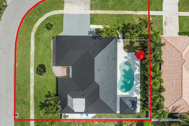 22100 Serenata Circle W, Boca Raton, FL 33433