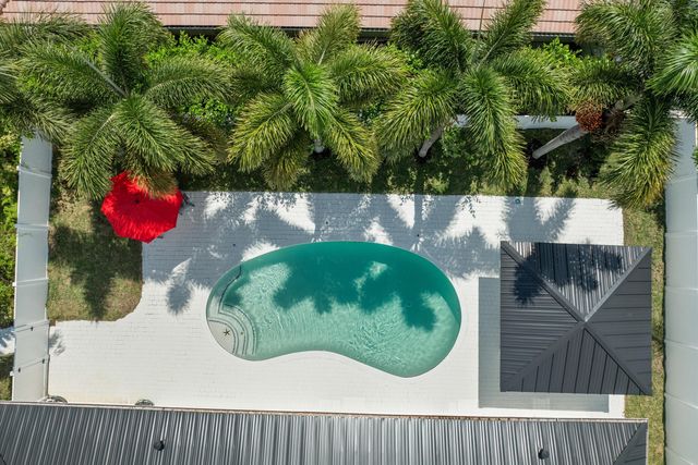 22100 Serenata Circle W, Boca Raton, FL 33433