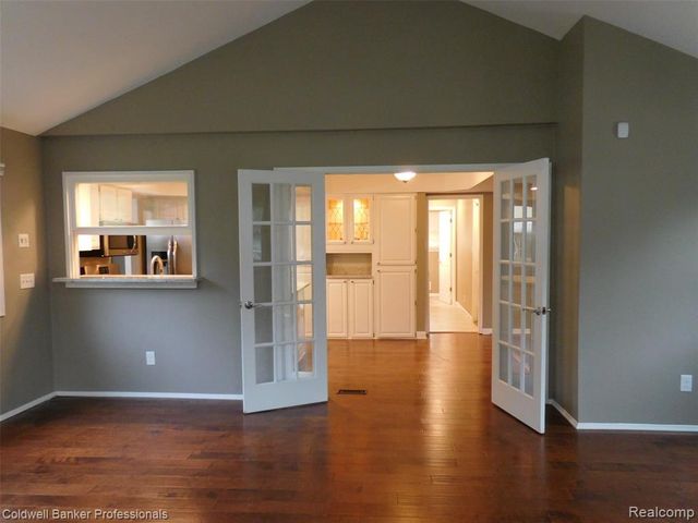 5726 Marble Drive, Troy, MI 48085