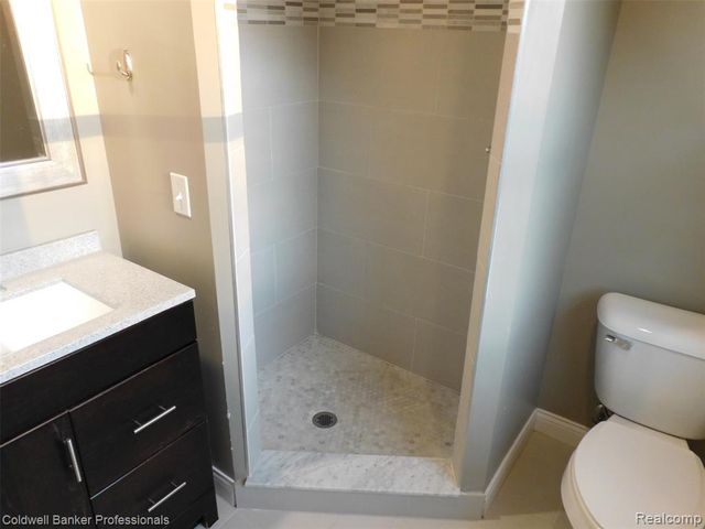 5726 Marble Drive, Troy, MI 48085