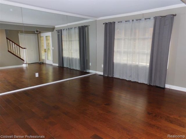 5726 Marble Drive, Troy, MI 48085