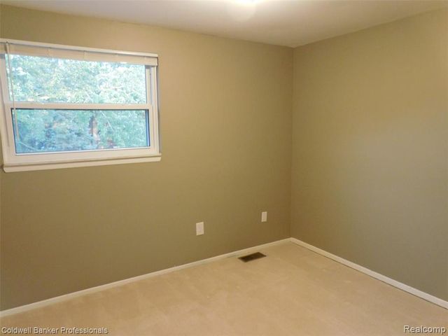 5726 Marble Drive, Troy, MI 48085