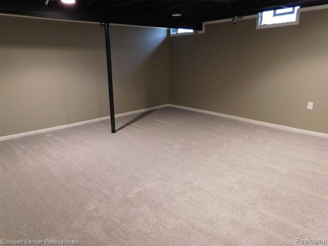 5726 Marble Drive, Troy, MI 48085